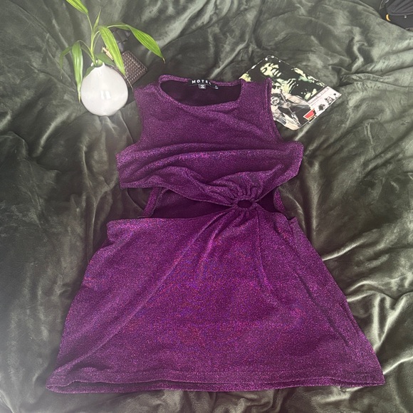 motel Dresses & Skirts - Motel Shimmery Plum Metallic cut out mini dress 🖤😎